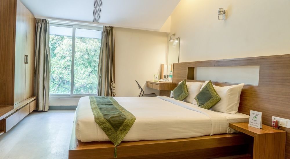 Mint Koregaon Park Next To Osho Ashram Pune Exterior photo