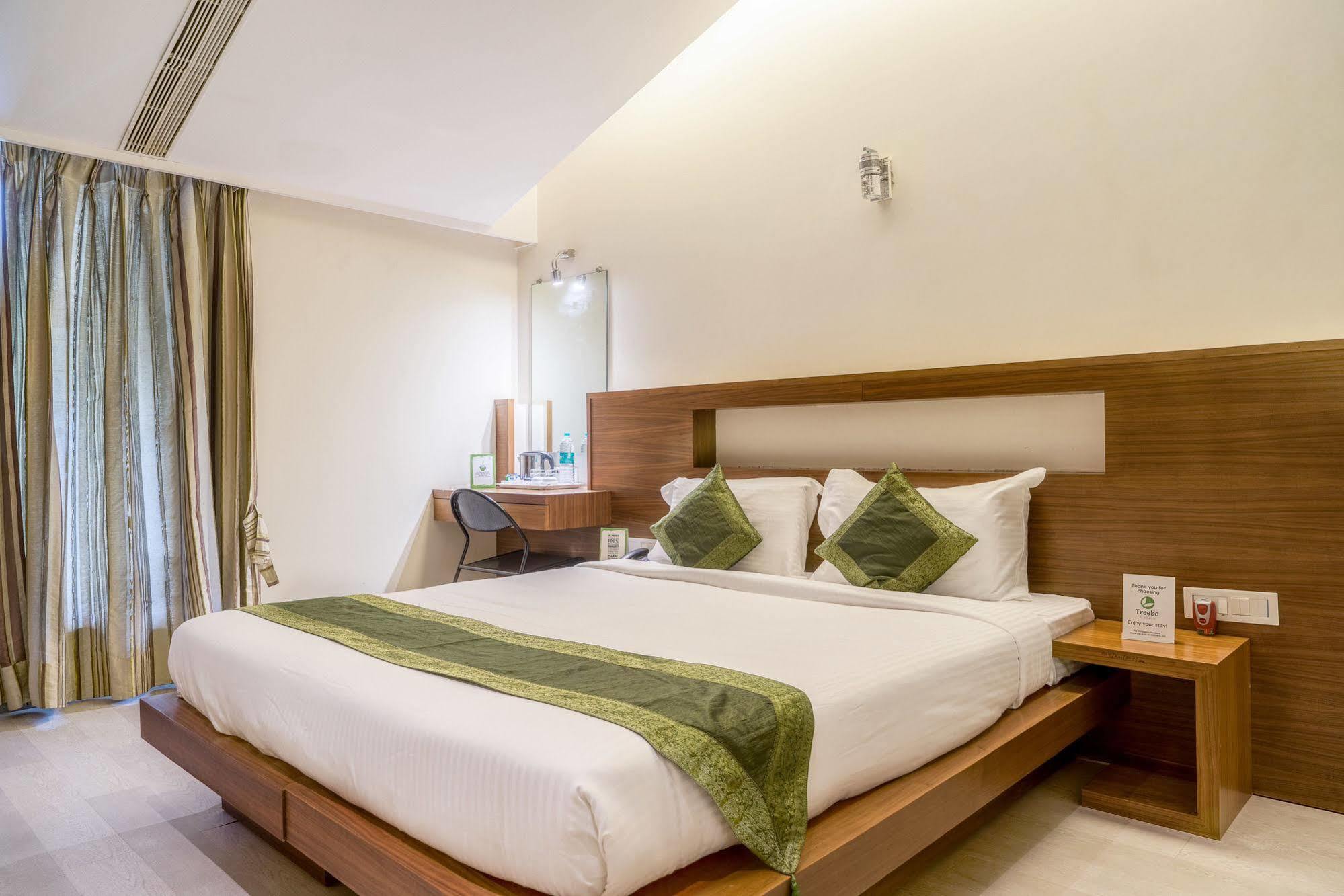 Mint Koregaon Park Next To Osho Ashram Pune Exterior photo