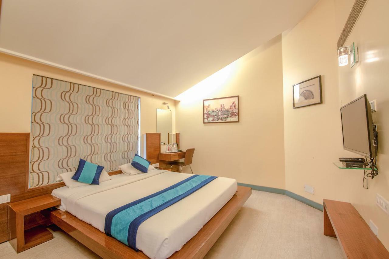 Mint Koregaon Park Next To Osho Ashram Pune Exterior photo
