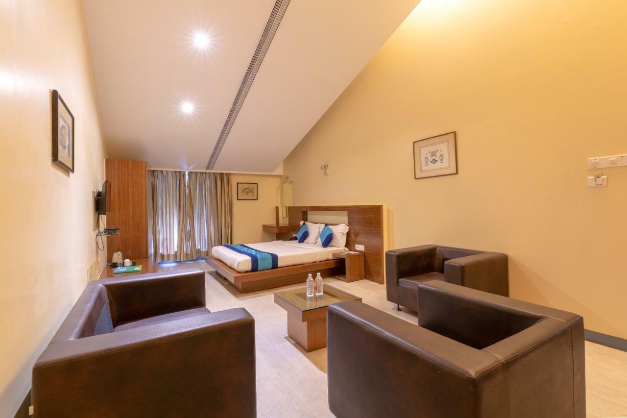 Mint Koregaon Park Next To Osho Ashram Pune Exterior photo