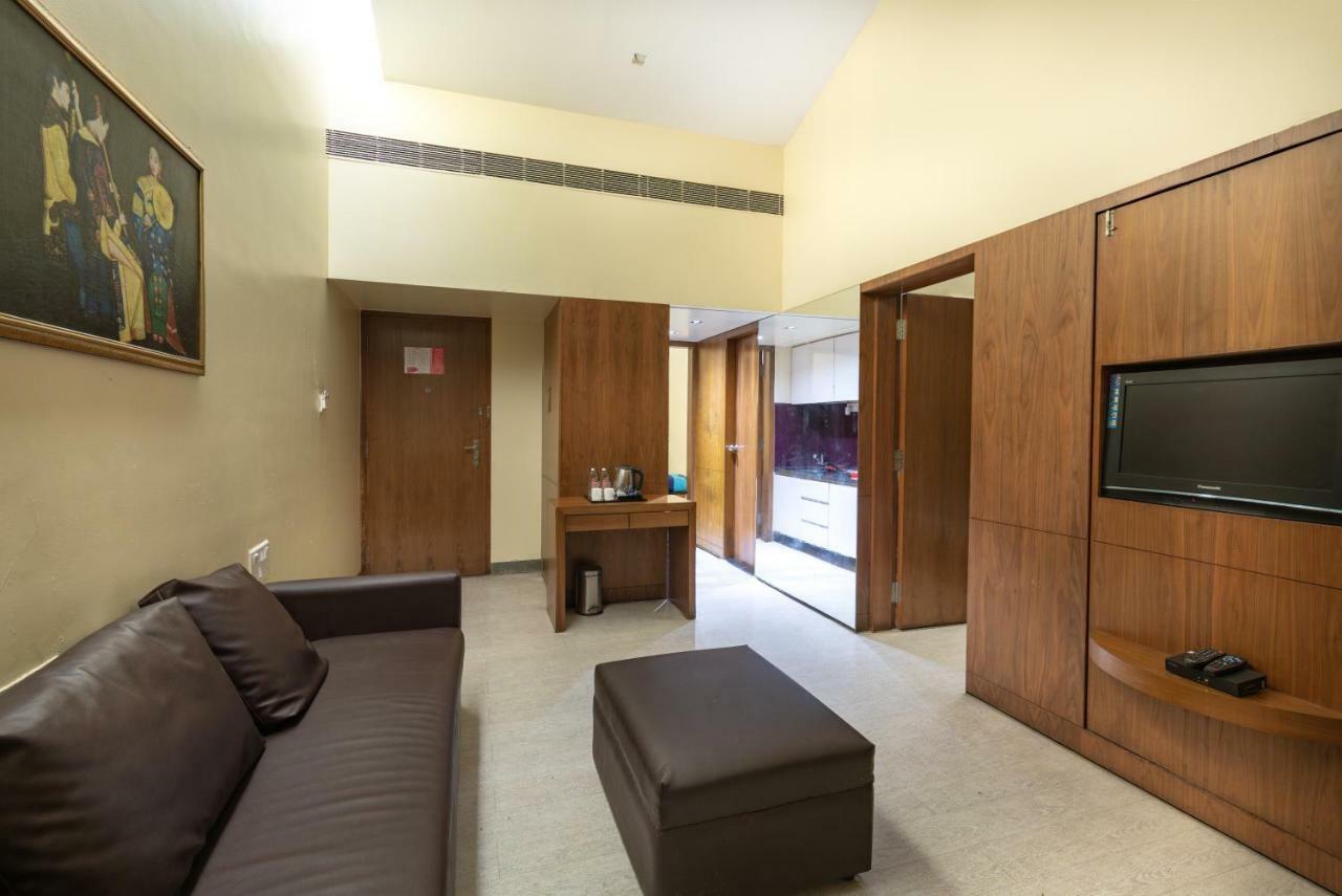 Mint Koregaon Park Next To Osho Ashram Pune Exterior photo