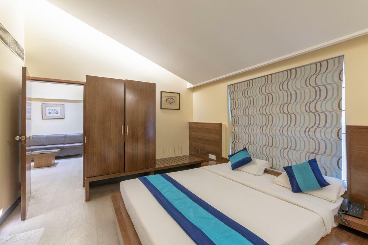 Mint Koregaon Park Next To Osho Ashram Pune Exterior photo