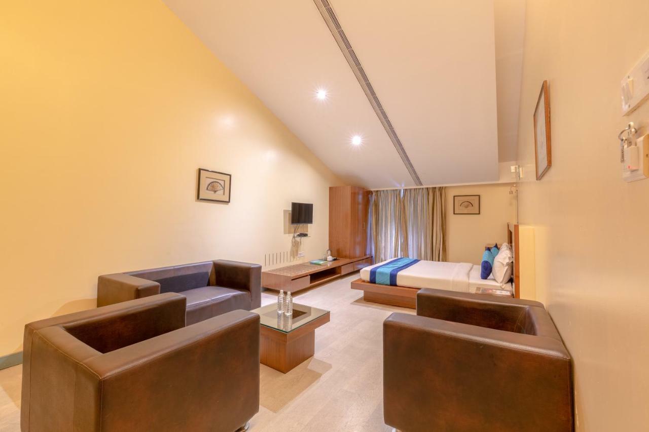 Mint Koregaon Park Next To Osho Ashram Pune Exterior photo