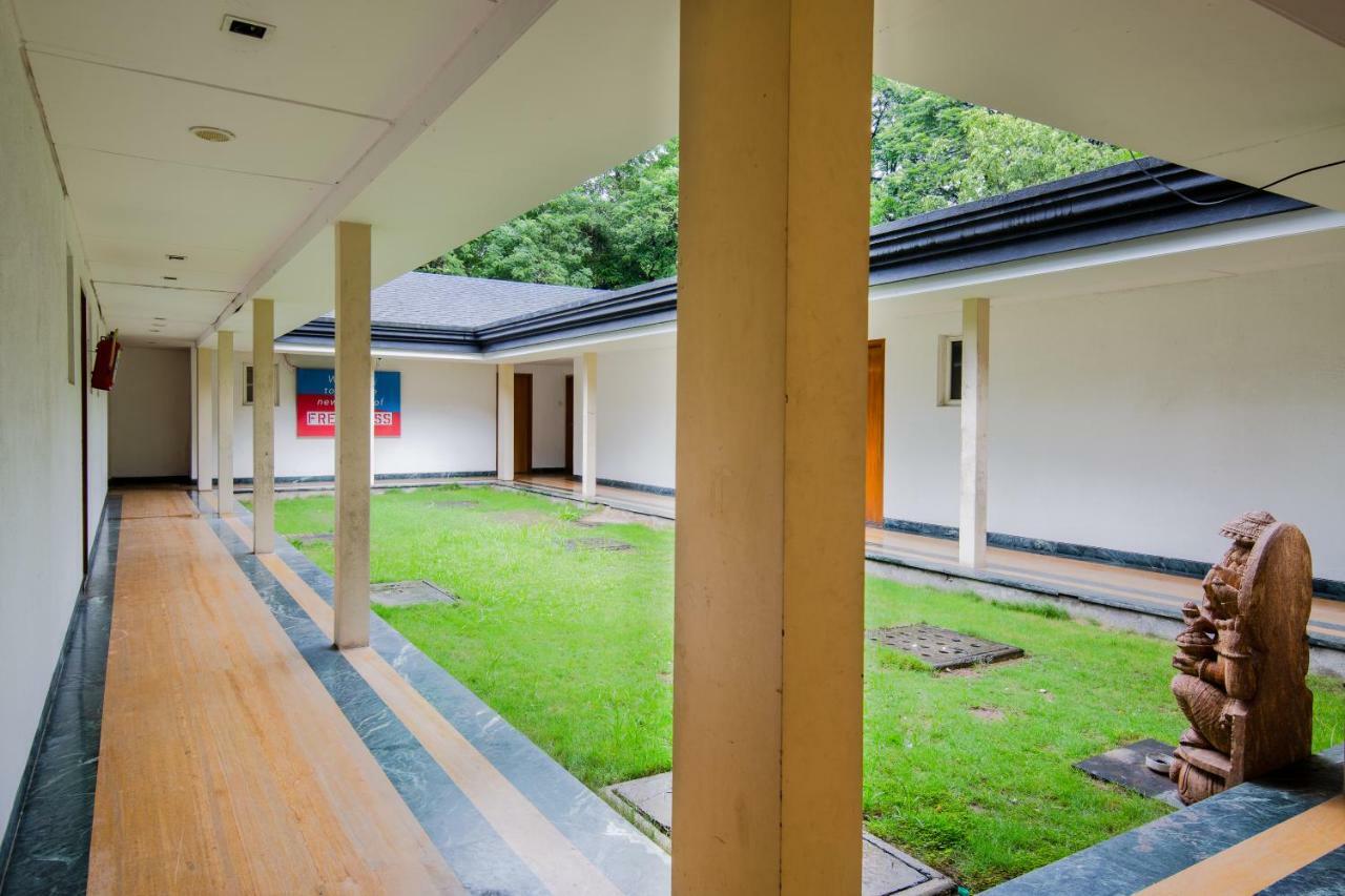 Mint Koregaon Park Next To Osho Ashram Pune Exterior photo